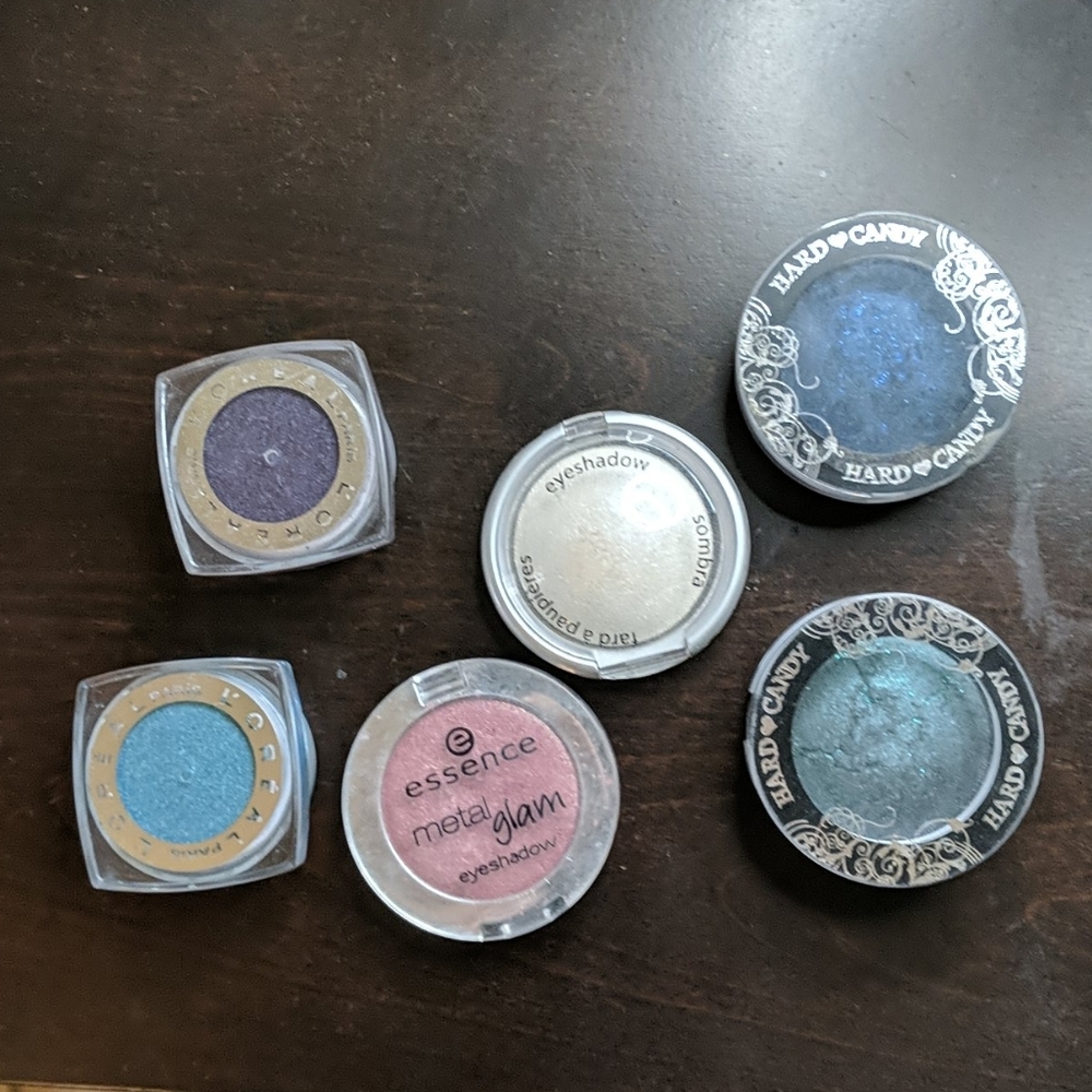 6 Eye shadow singles